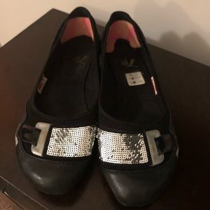 Puma flats